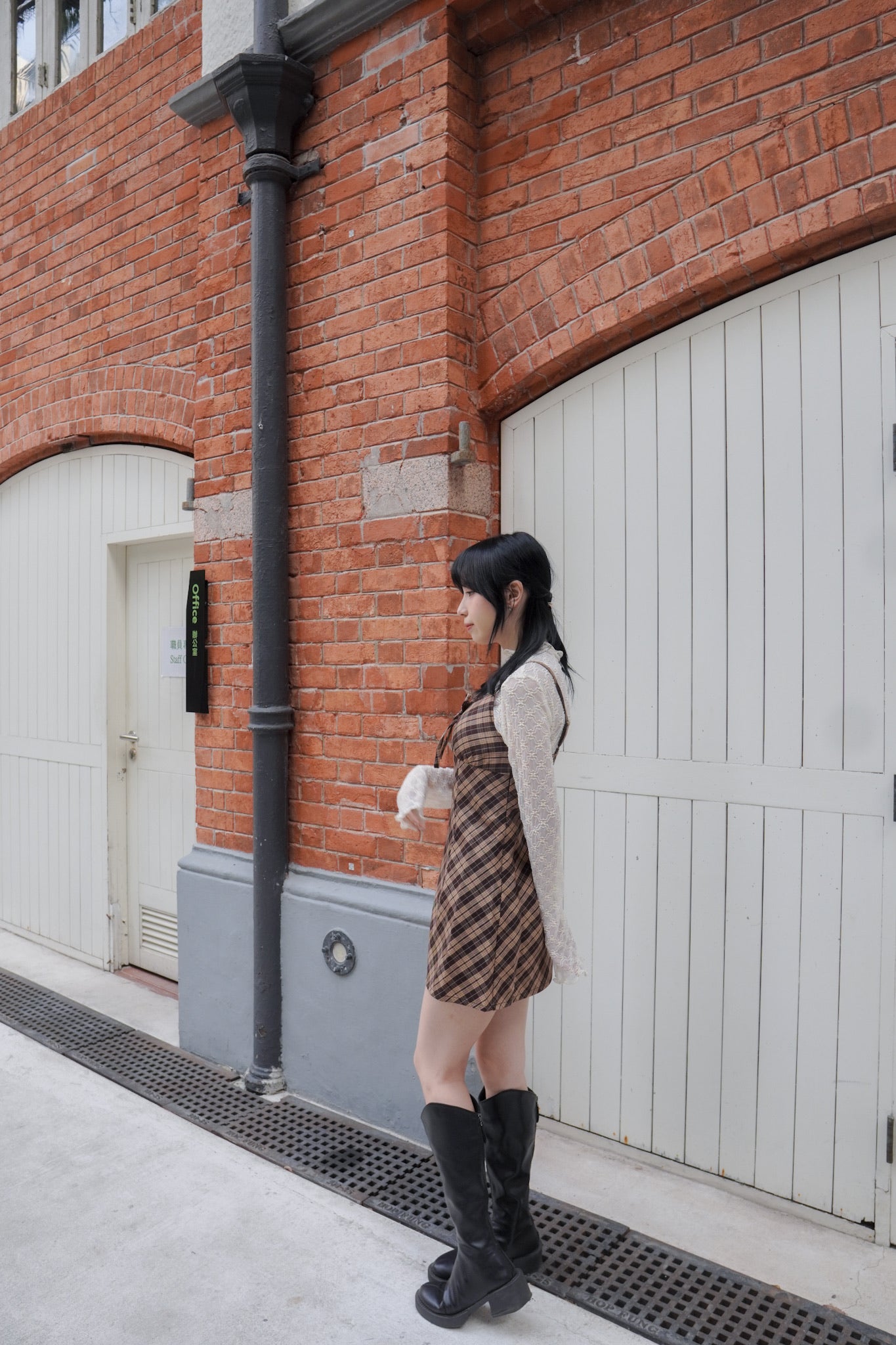 <現貨> 蕾絲提花透透高領長袖打底上衣｜兩色入