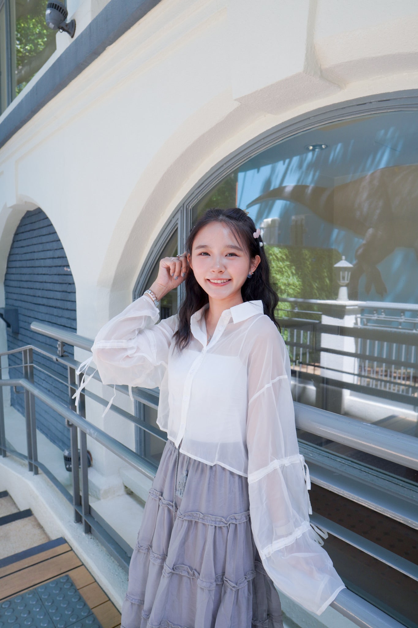 <預訂> 蝴蝶結綁帶短版開胸透透長袖裇衫