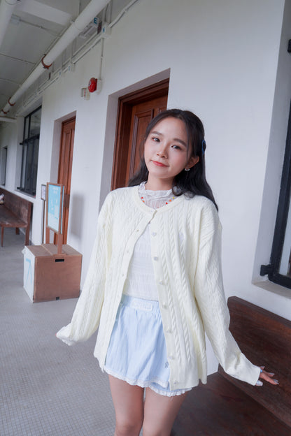 <現貨> 超可愛糖果色～棉花中長款花朵扣麻花開胸外套｜淺黃