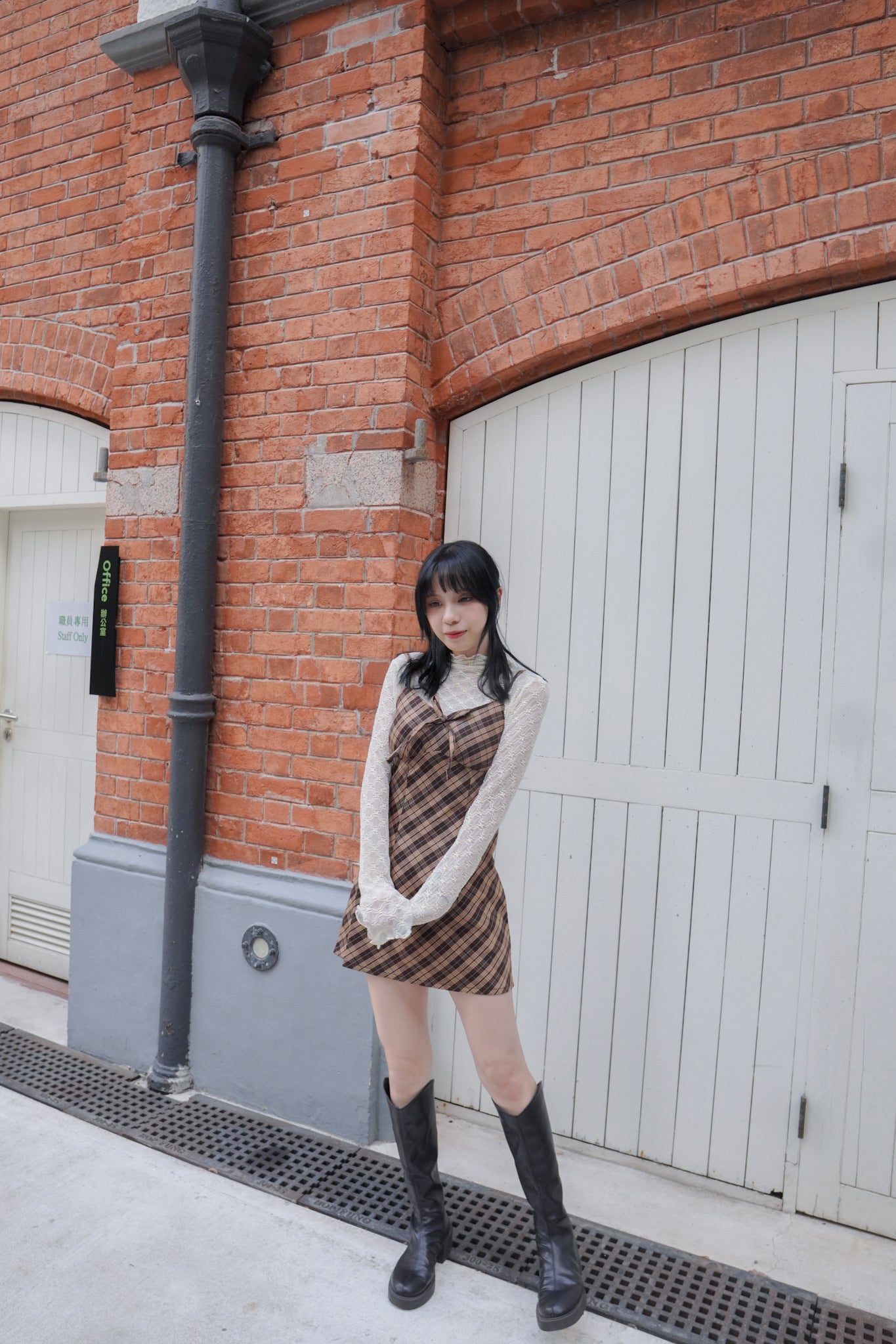 <現貨> 蕾絲提花透透高領長袖打底上衣｜兩色入