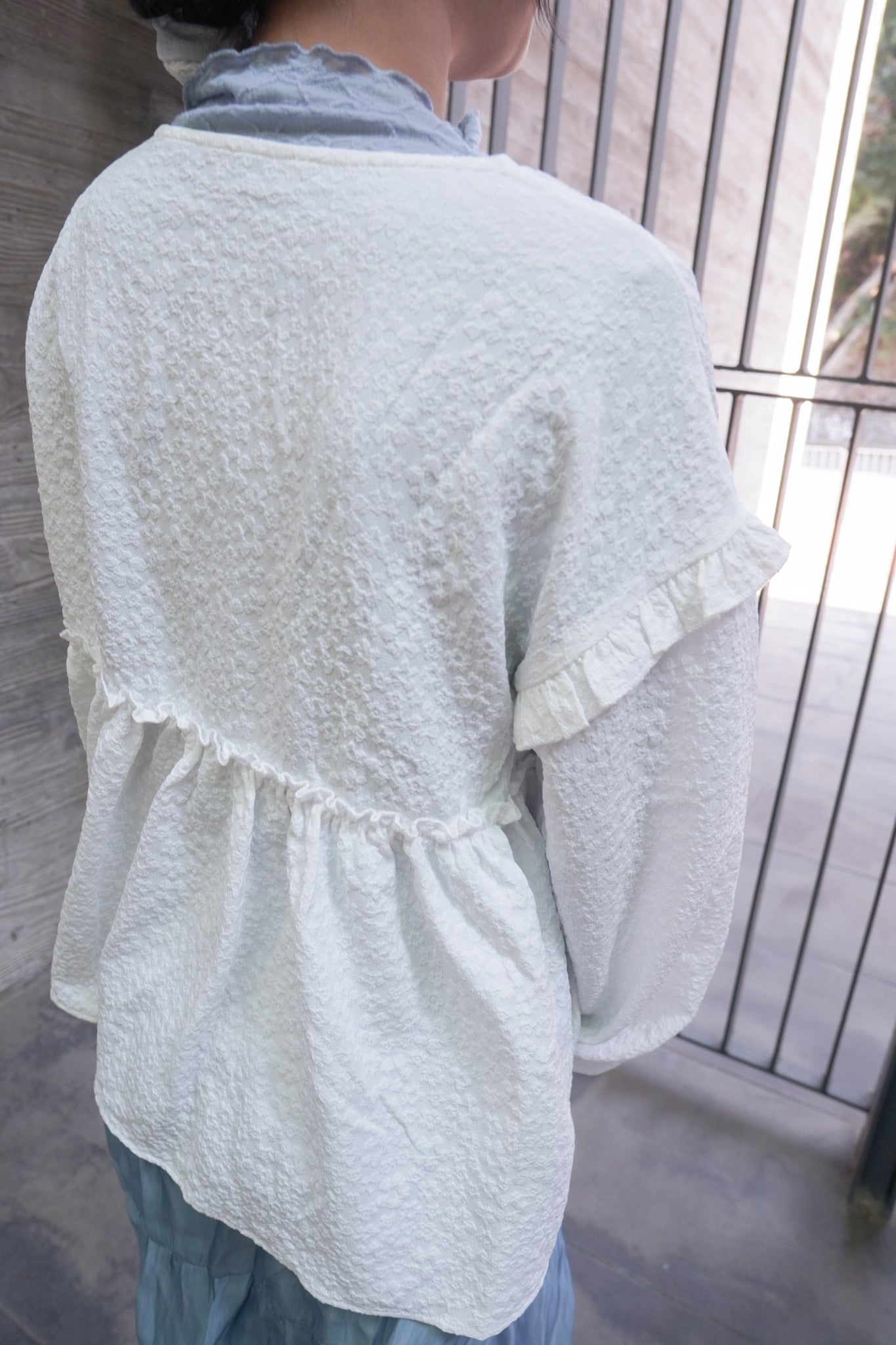 <現貨> 提花荷葉邊傘形圓領長袖上衣