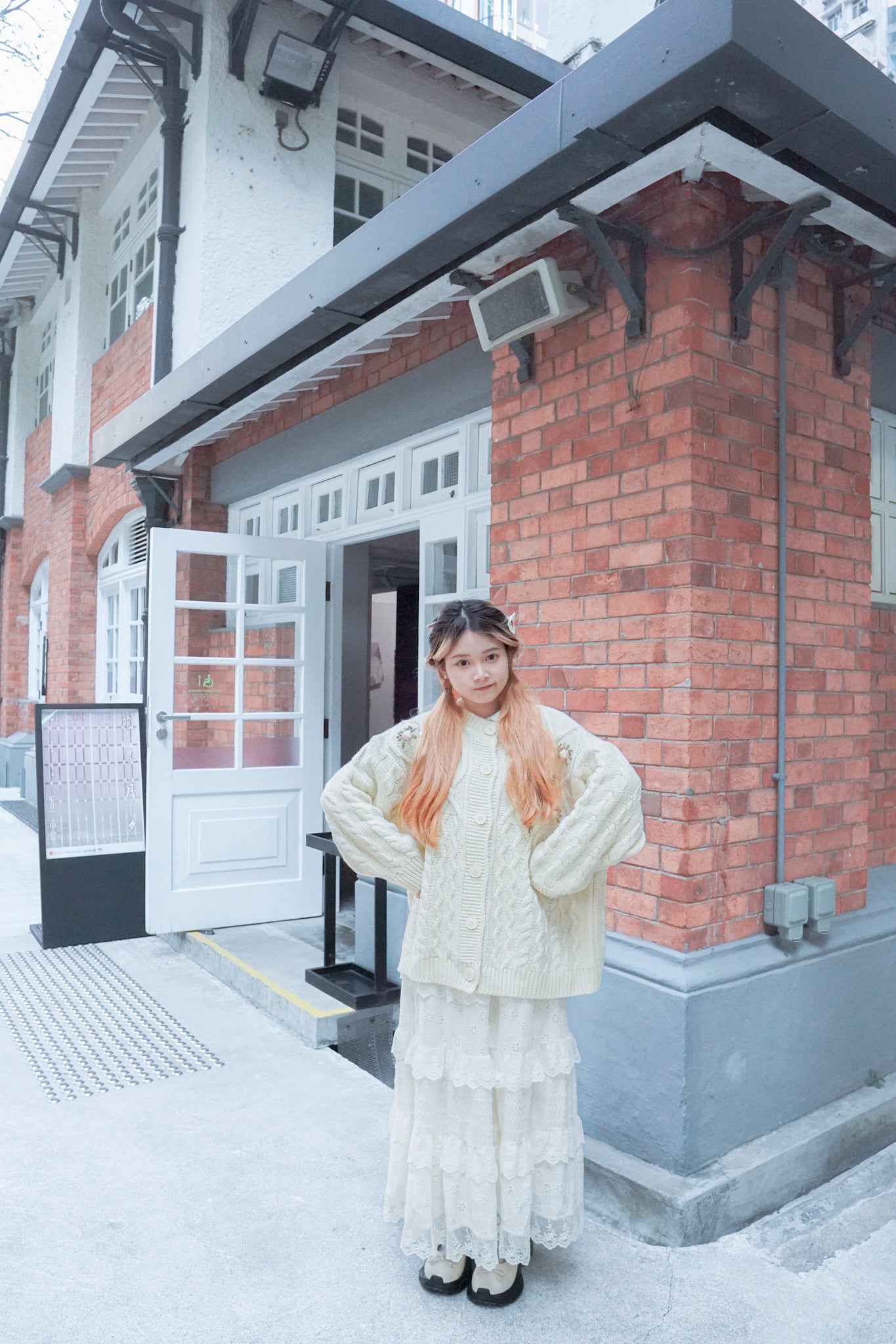 <現貨> 自家製 超厚實♡ 粗麻花針織人手繡花開胸外套