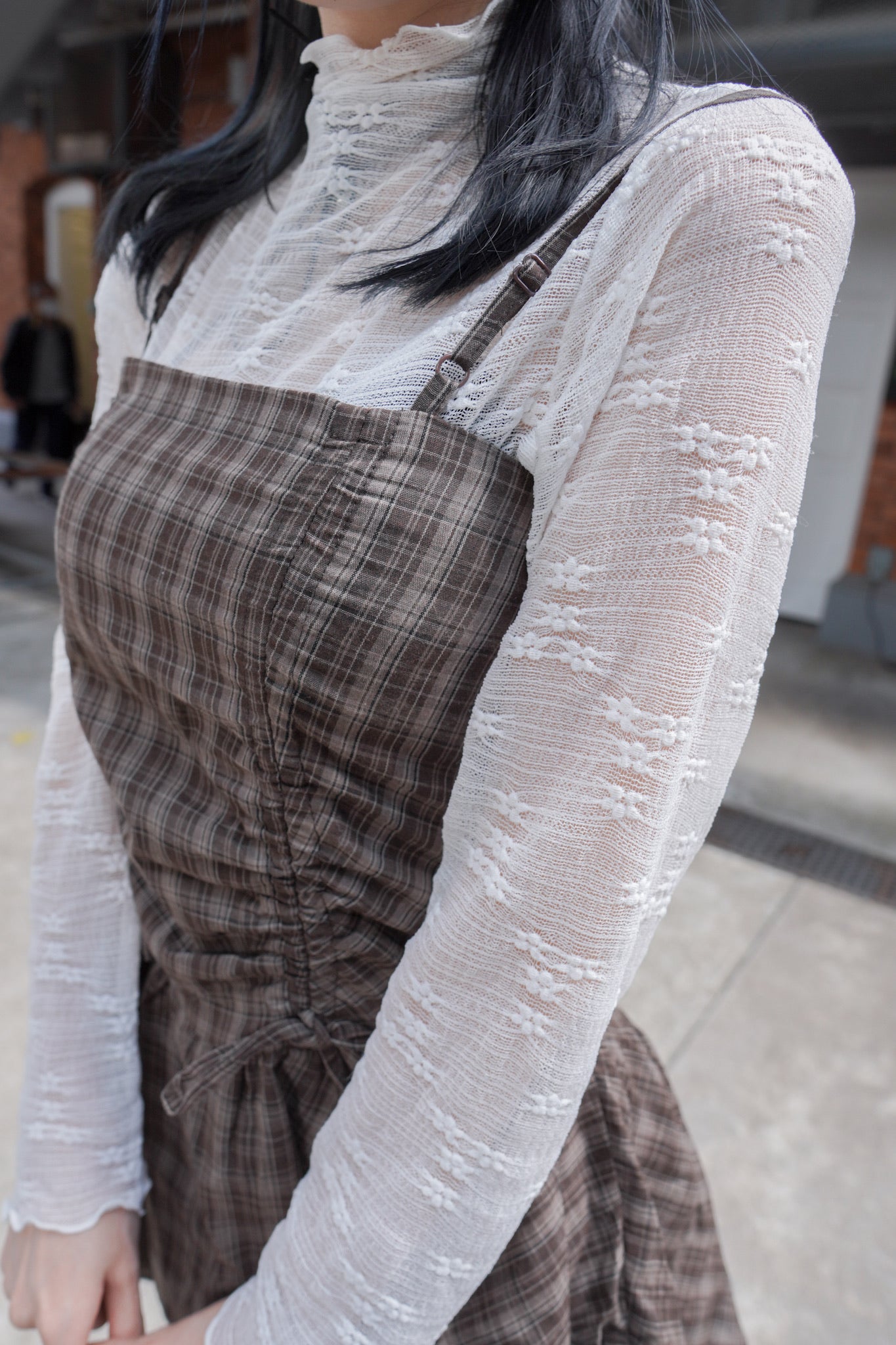 <預訂> 自家製 褶皺透明Ruffle邊立體花花高領內搭打底上衣｜兩色入