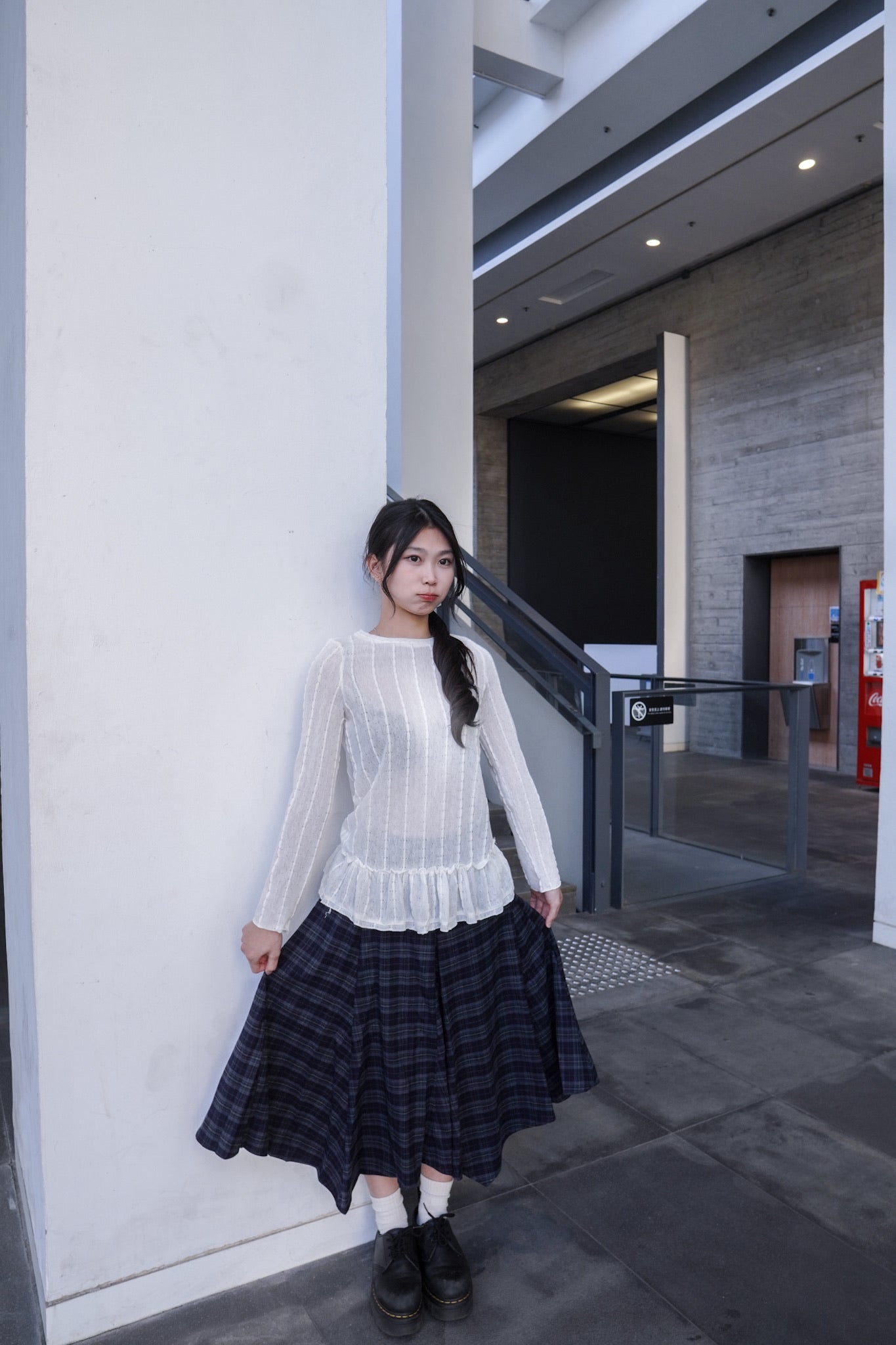 <現貨> 暗花傘型圓領條紋打底上衣