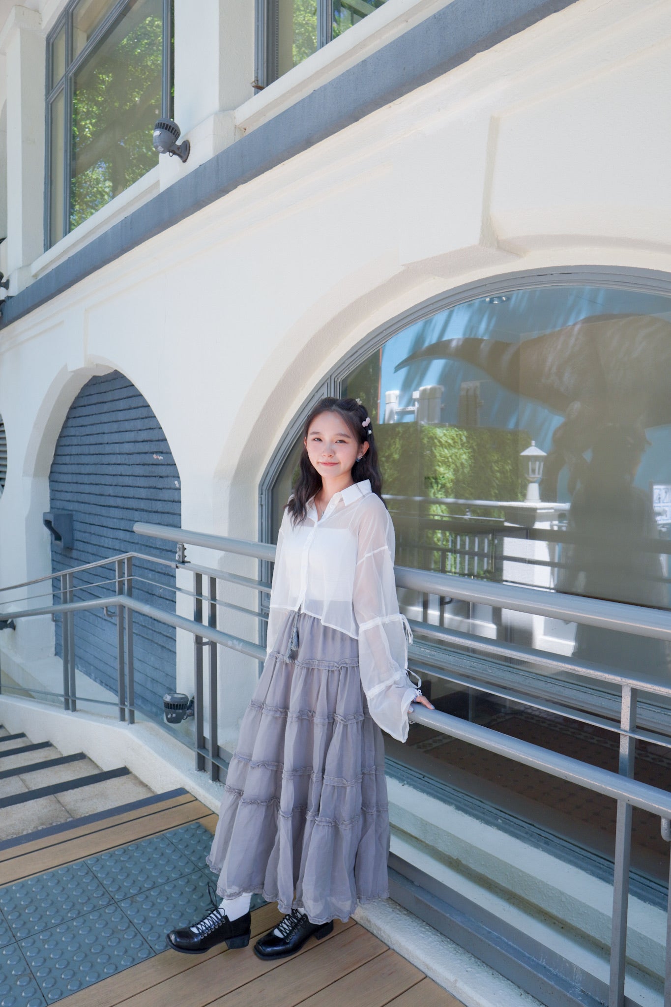 <預訂> 蝴蝶結綁帶短版開胸透透長袖裇衫