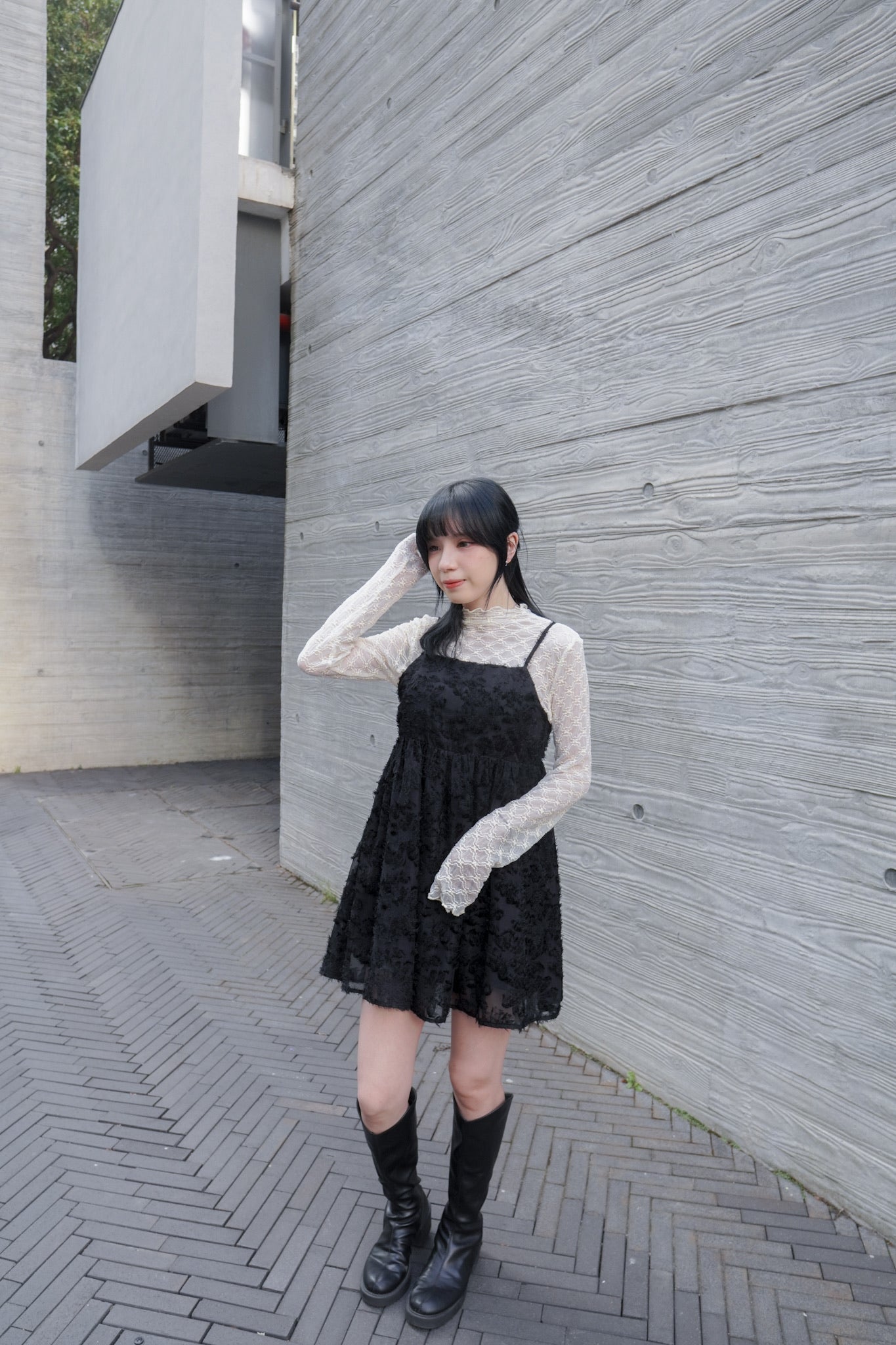 <現貨> 蕾絲提花透透高領長袖打底上衣｜兩色入