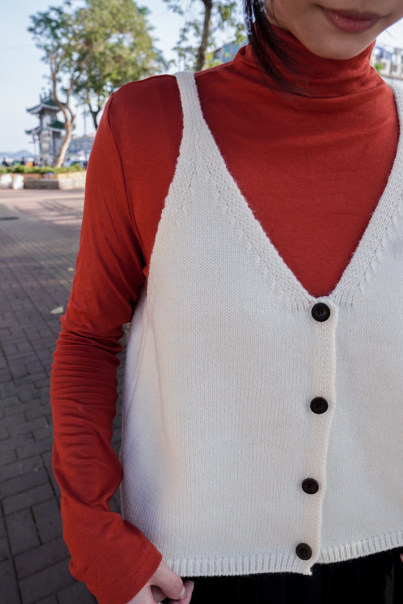 <現貨> 簡約針織v領鈕扣馬甲背心｜兩色入