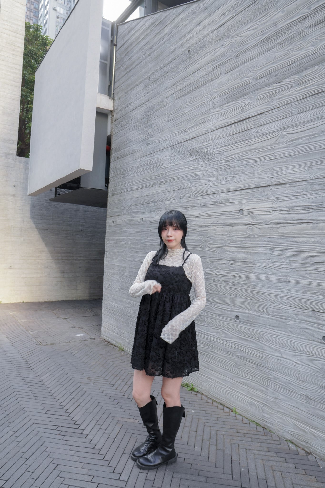 <現貨> 羽毛提花鏤空綁帶短連衣裙OPs｜兩色入