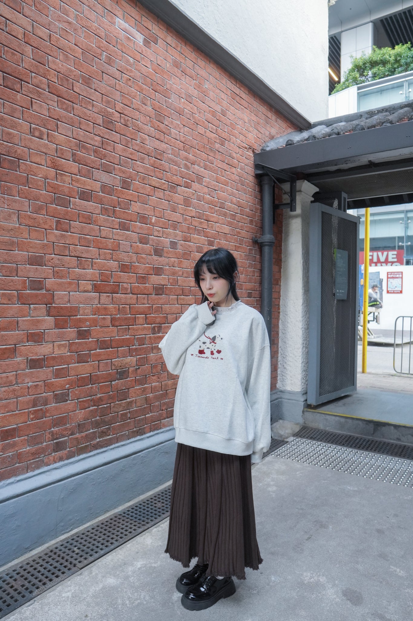 <現貨> 節日小狗刺繡LOGO長袖衛衣 | 兩色入