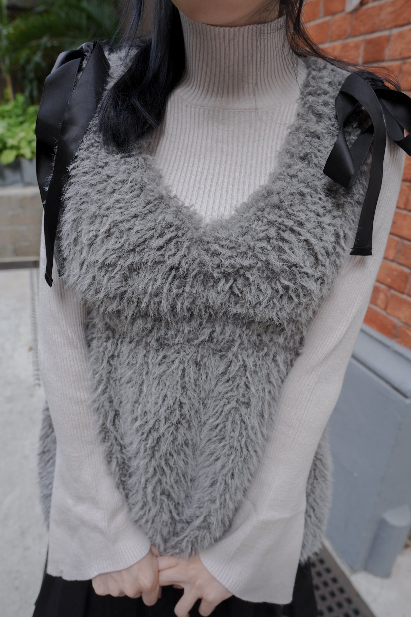 <現貨> v領毛皮褶邊蝴蝶結束腰背心上衣