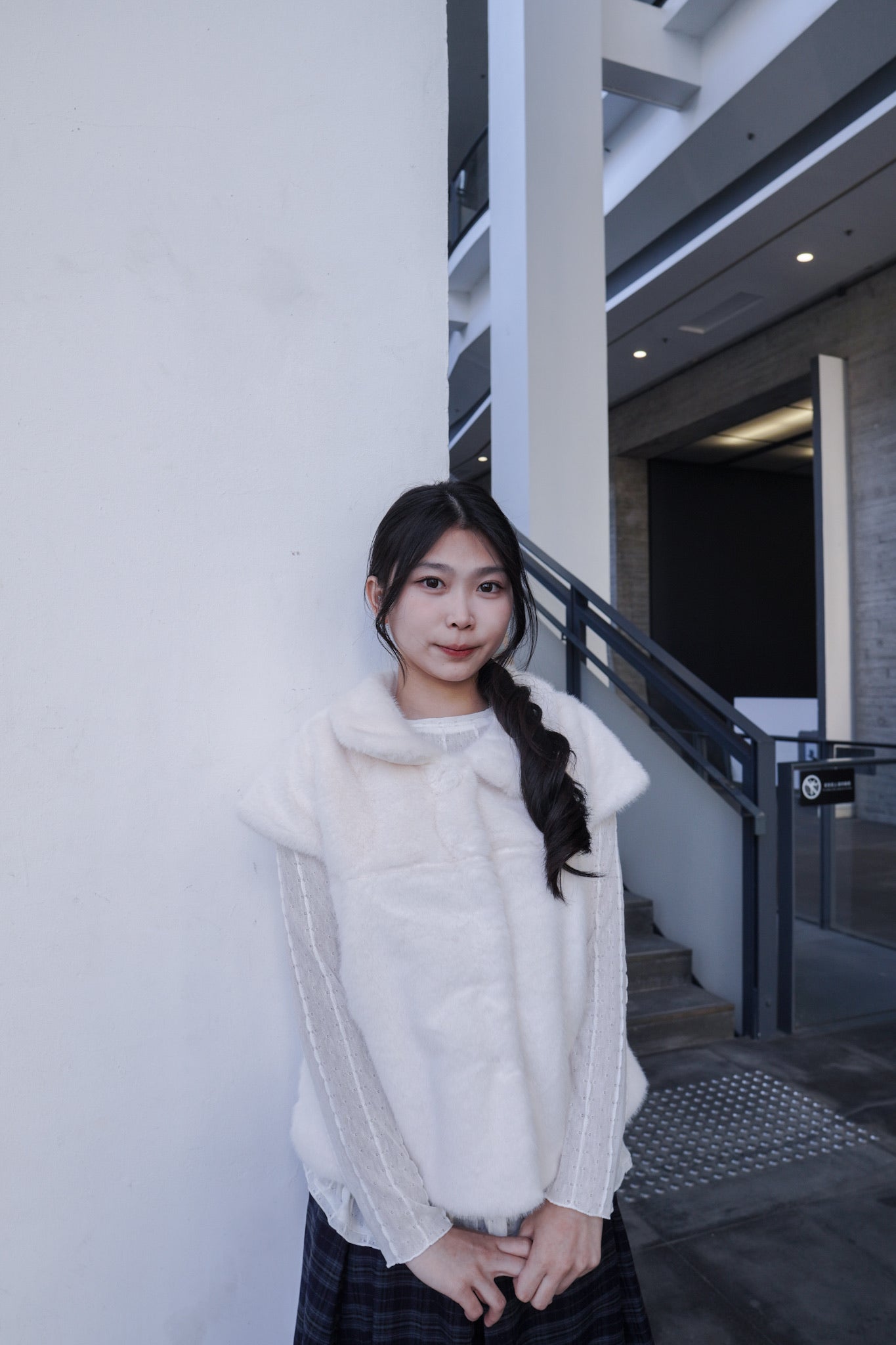 <現貨> 小眾毛茸茸短袖開胸馬甲外套
