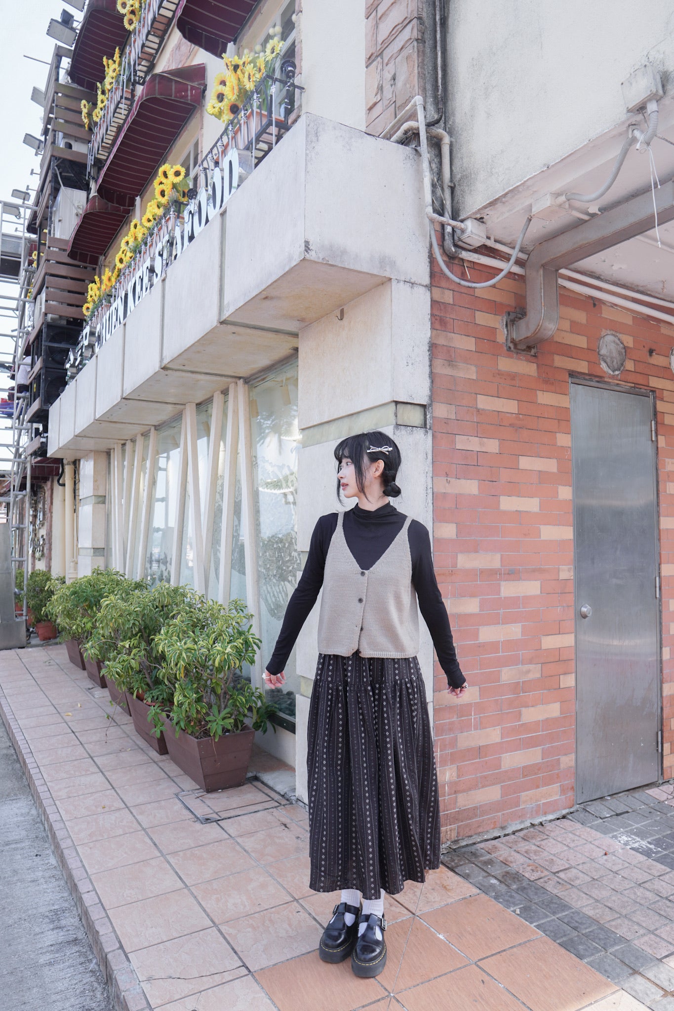 <現貨> 簡約針織v領鈕扣馬甲背心｜兩色入