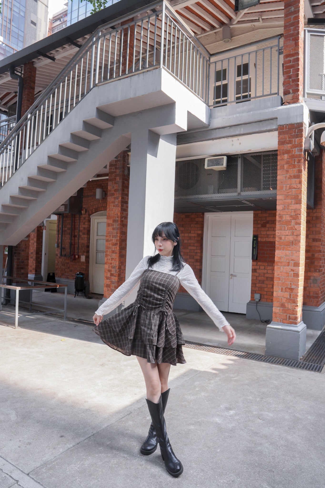 <預訂> 自家製 褶皺透明Ruffle邊立體花花高領內搭打底上衣｜兩色入