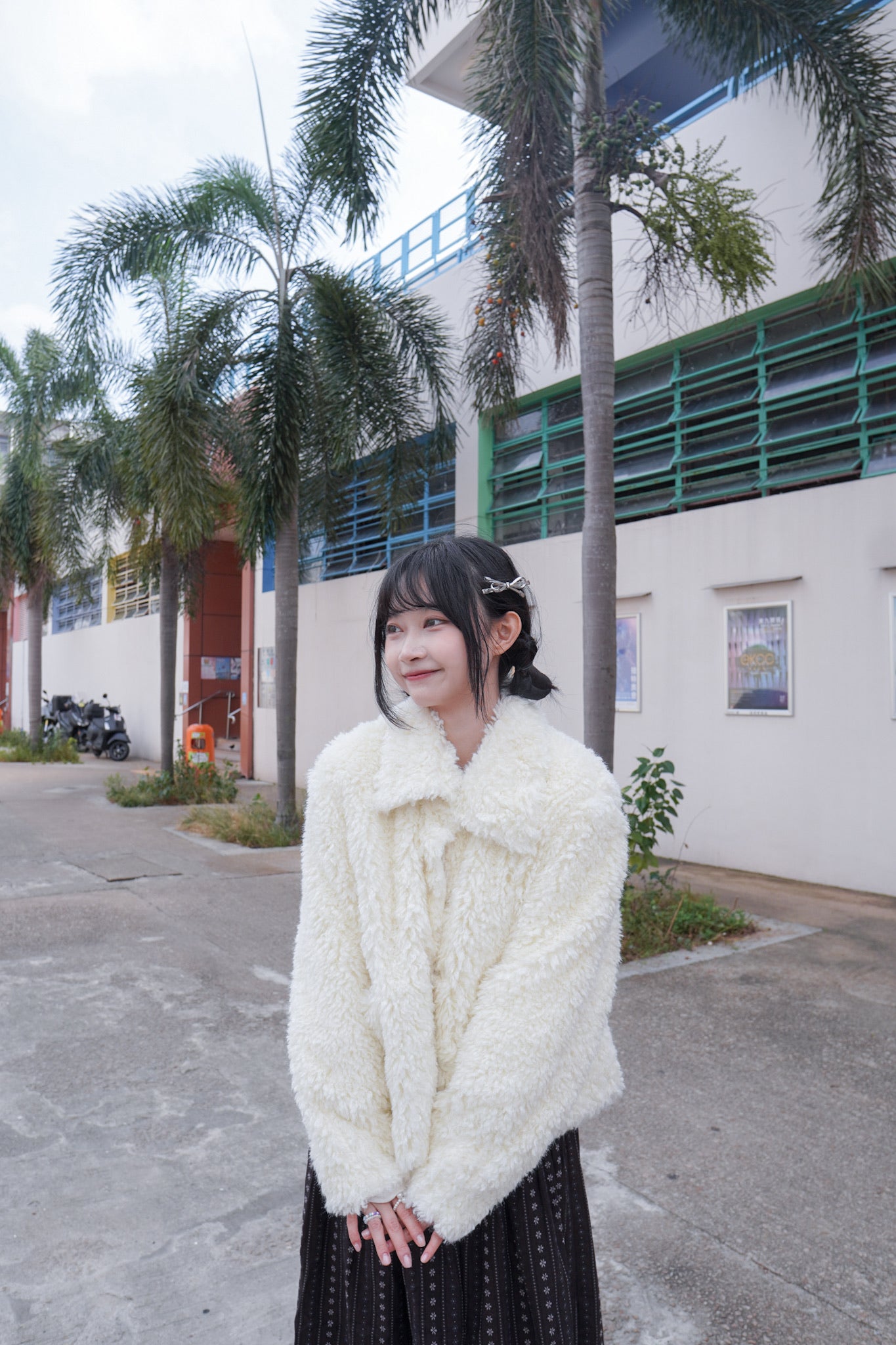 <現貨> 自家製 毛茸茸奶杏反領口袋外套