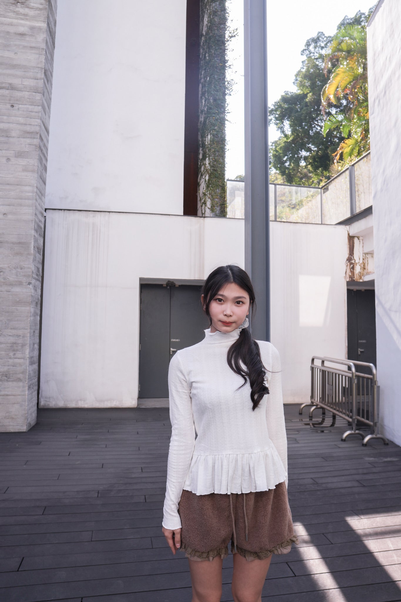 <預訂> 半高領ruffle邊傘型針織打底上衣