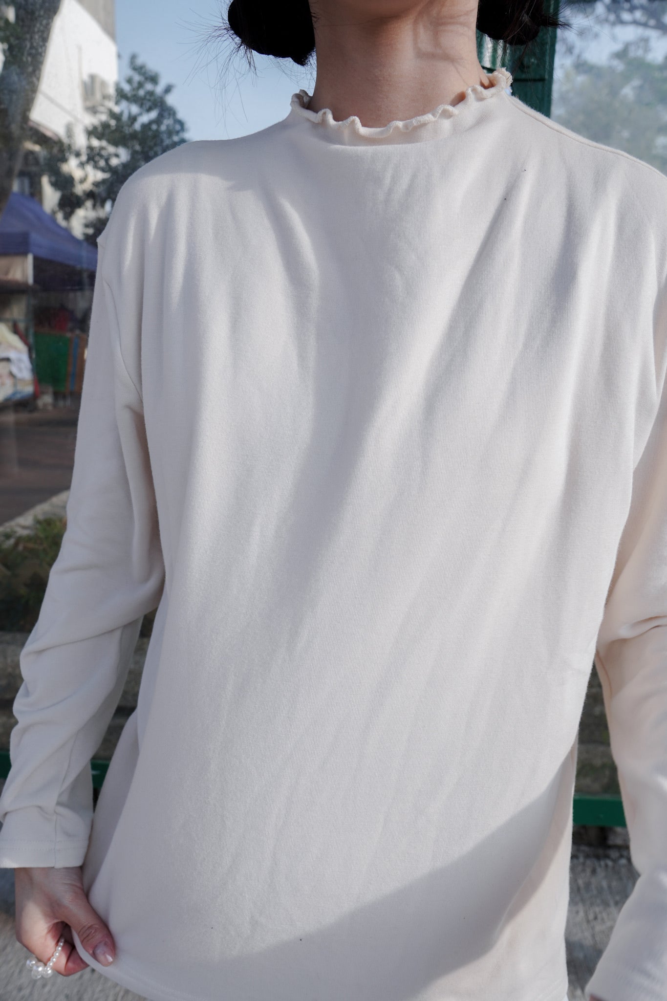 <現貨> 自家製 超厚實! ruffle邊半高領純色內搭上衣｜三色入