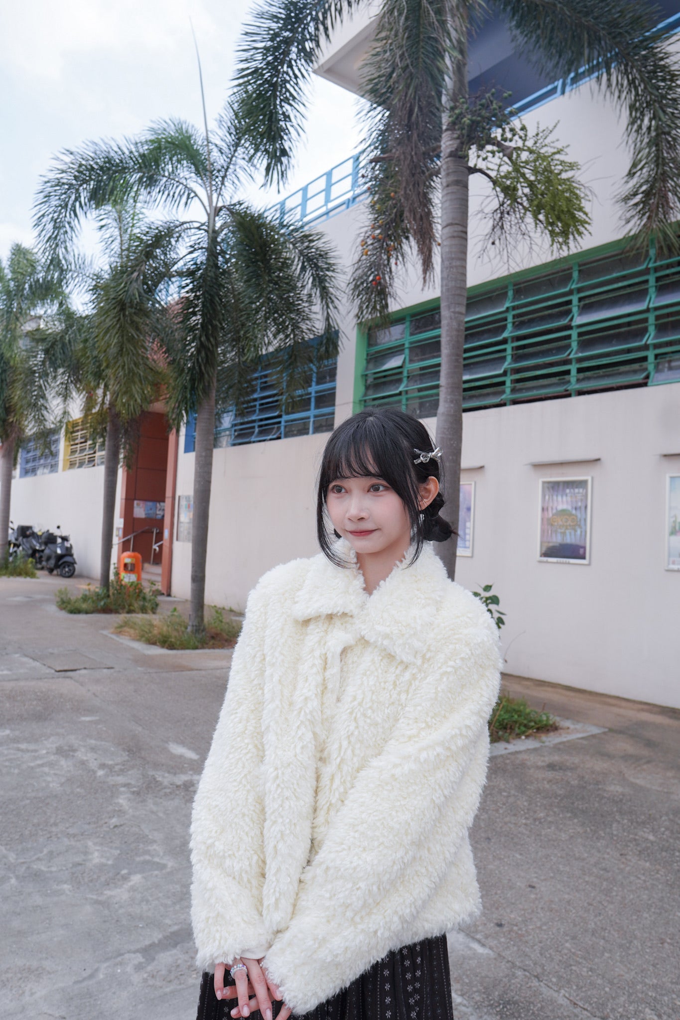 <現貨> 自家製 毛茸茸奶杏反領口袋外套