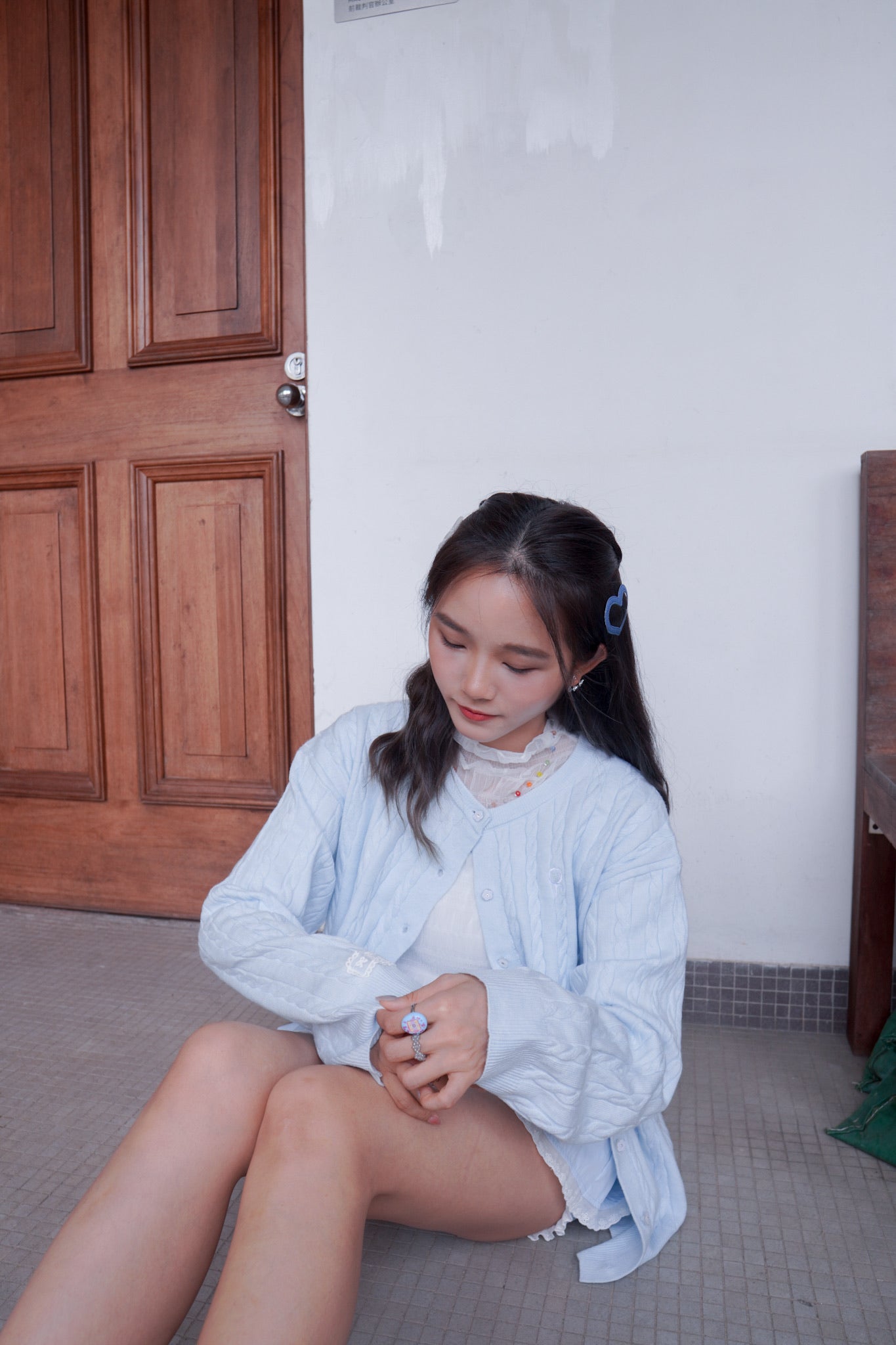 <現貨> 超可愛糖果色～棉花中長款花朵扣麻花開胸外套｜天藍