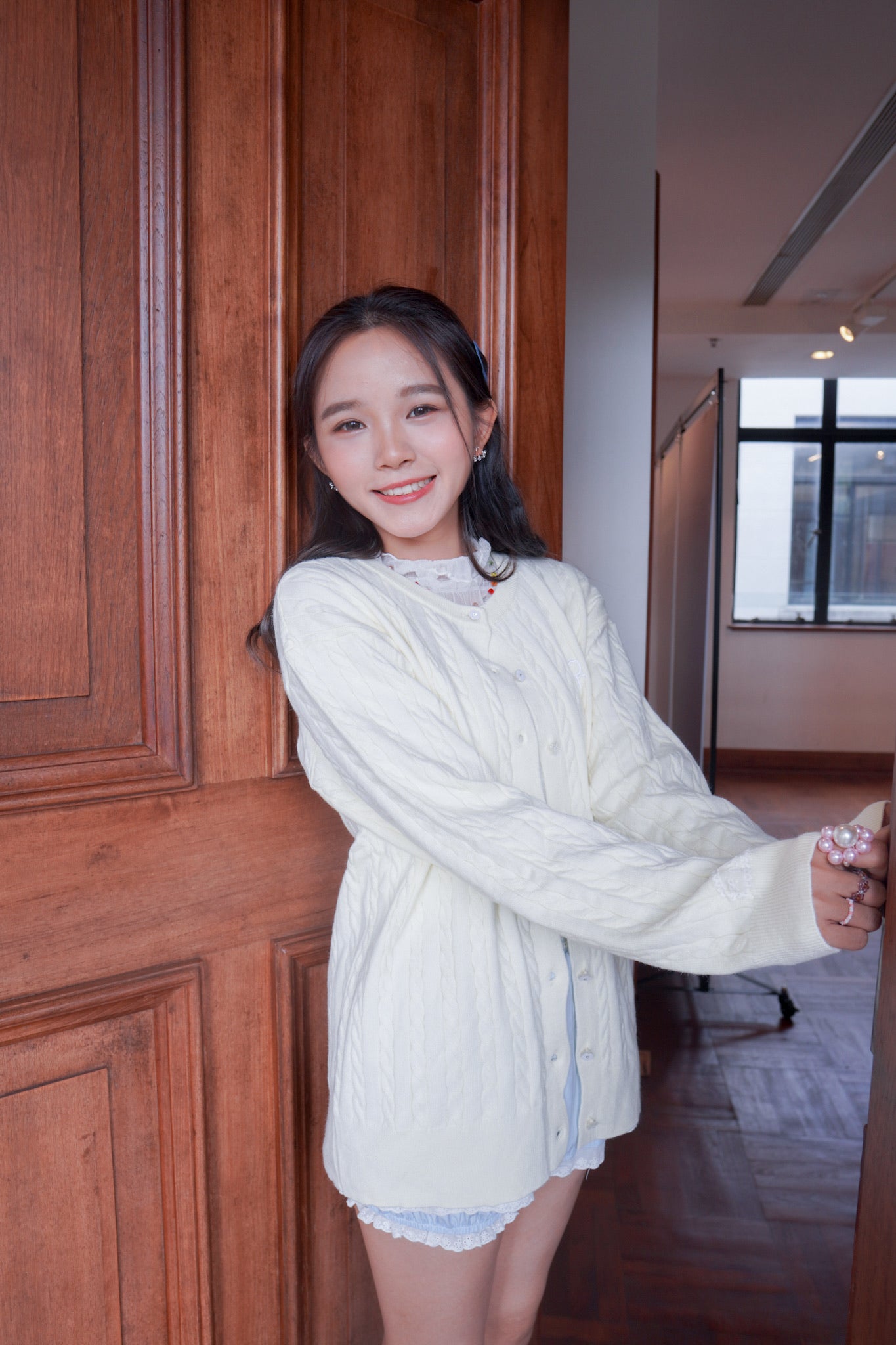 <現貨> 超可愛糖果色～棉花中長款花朵扣麻花開胸外套｜淺黃