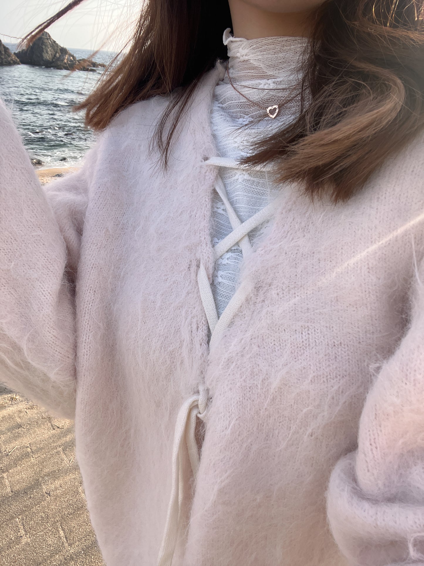 <預訂> 自家製 褶皺透明Ruffle邊立體花花高領內搭打底上衣｜兩色入