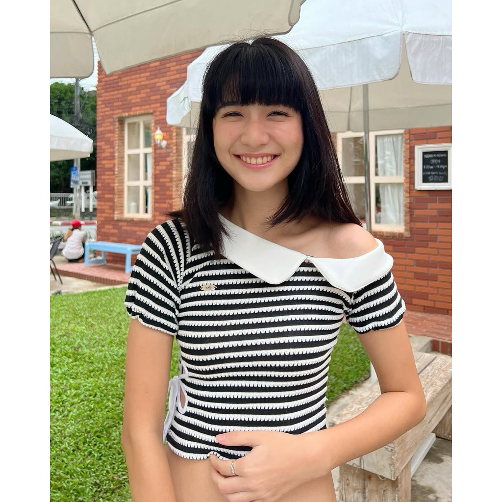 <預訂> 高質泰國人氣小眾品牌🇹🇭 小露肩彈性側花朵鉤編針織短袖上衣｜四色入